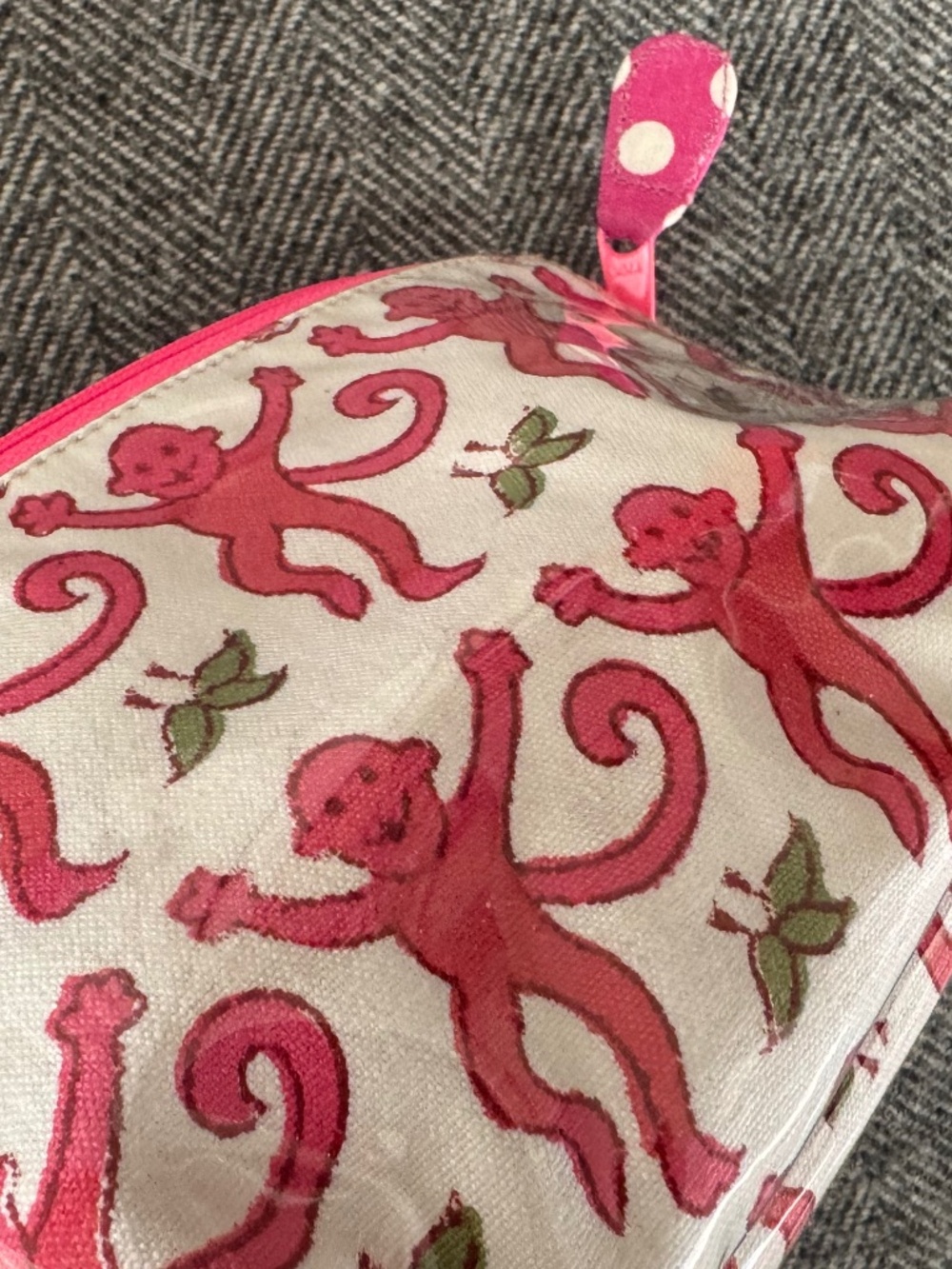 NWOT, ROBERTA ROLLER RABBIT, MAKEUP BAG - Picture 9 of 14